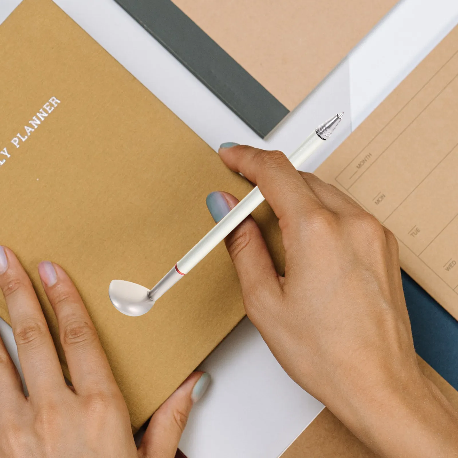 

2 шт. металлические шариковые ручки в стиле гольф-мяча, миниатюрные, из латуни, для плавного письма, офисные принадлежности, подарок для мужчин на день рождения, Рождество, настольная ручка