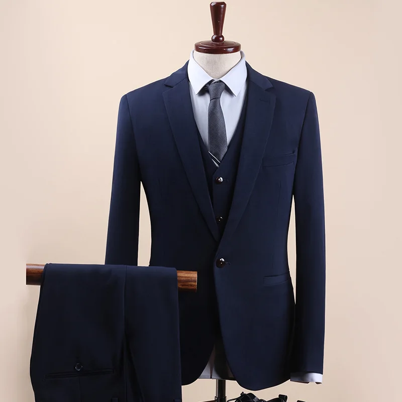 

10378 Three-piece suit for groom and groomsmen