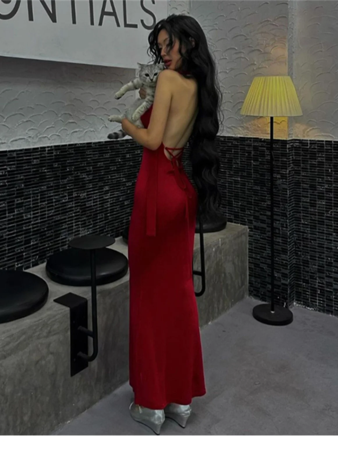 빨간색 섹시한 여성 우아한 독특한 PU 롱 드레스 홀터넥 스트랩리스 허리 조임 스트리트 스타일 하이웨이스트 가을 겨울 드레스