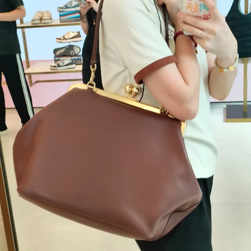 

Branded Women's Shoulder Bag Luxury Clip Clutch Large Capacity Metal Frame Handbag Fashion Seashell Design Elegant Evening Bag