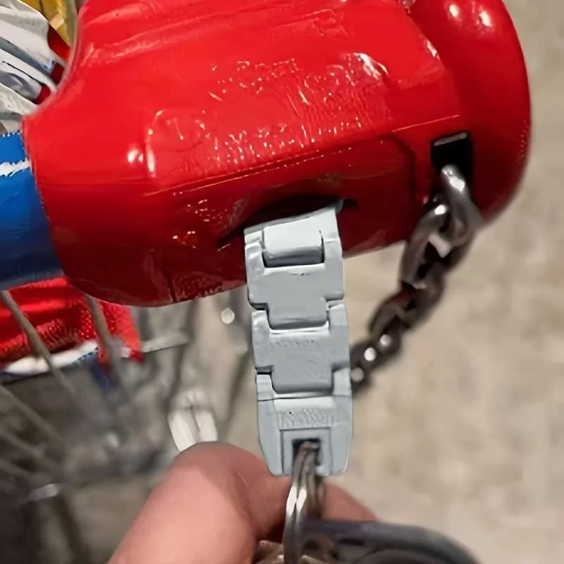 A smiling face shopping cart token, used for unlocking the shopping cart