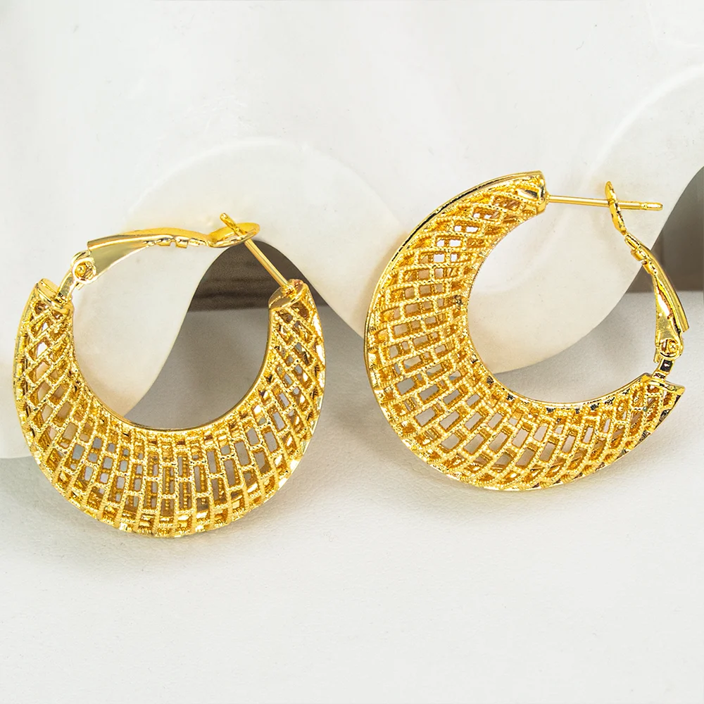 YTJX Hohles Netzgitter-Design Damen-Ohrring Klassischer 18K Vergoldeter C-förmiger Piercing-Ohrring Dubai Mode Täglicher Schmuck Geschenk – Detail 6