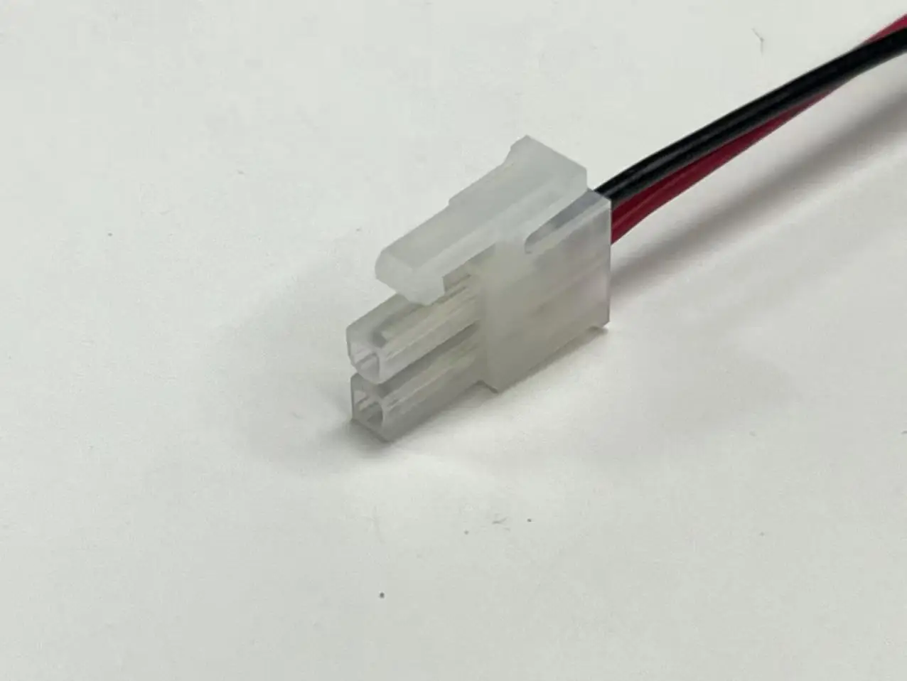 39012020 Wire harness, MOLEX MINI FIT 4.2mm Pitch Cable, 39-01-2020, 2P, 5557-02R With Leads
