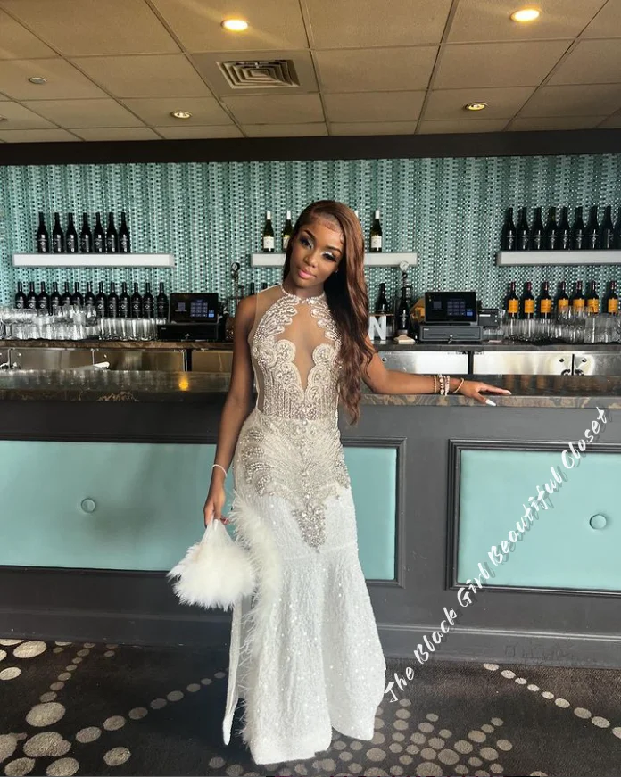 Exquisite White Prom Dress 2024 Black Girl Sexy Sparkling Rhinestone Beaded Sequins Party Gowns Side Slit Fishtail Pleated Gowns