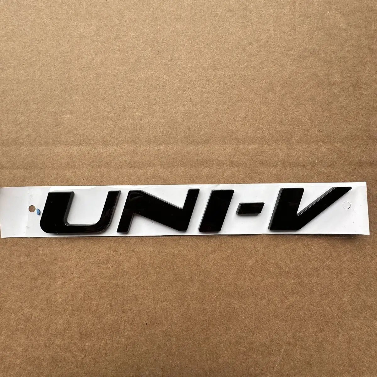 Changan UNIV Modified Gravity Univ2.0T Letter Tail Logo, Three-Dimensional Black Car Logo, Color Change Letter Logo