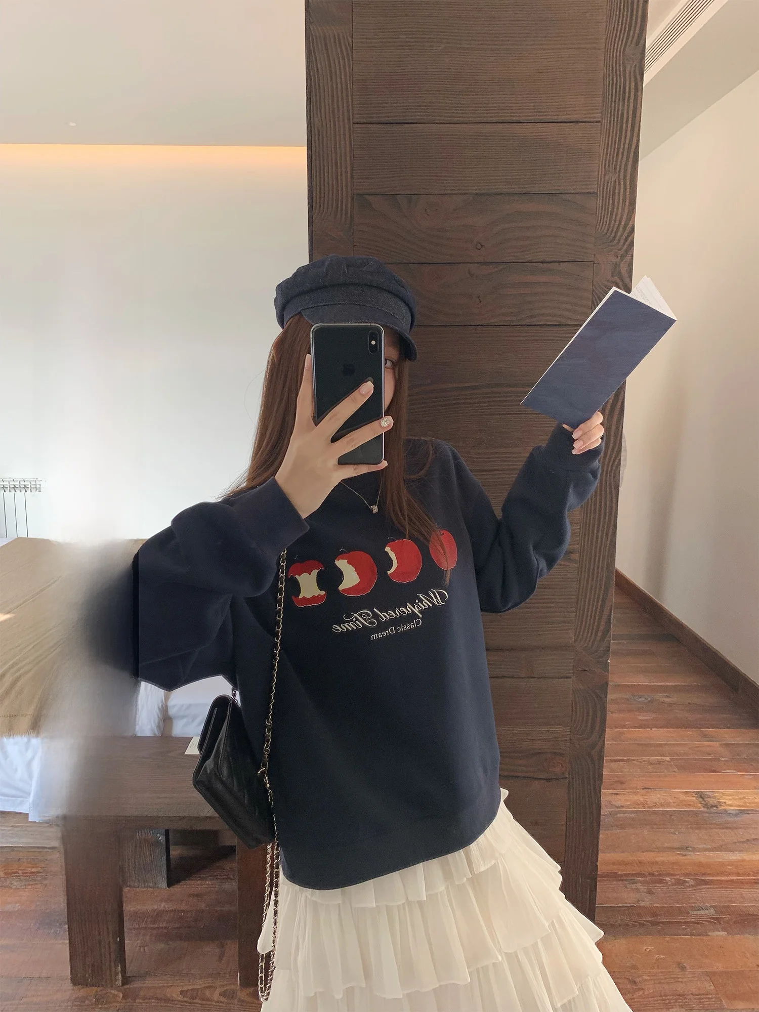 

Eateat Orange Early Spring New Style Loose Fit Women's Long Sleeve round Neck Printed Hoodless Sweatshirt in Denim Color