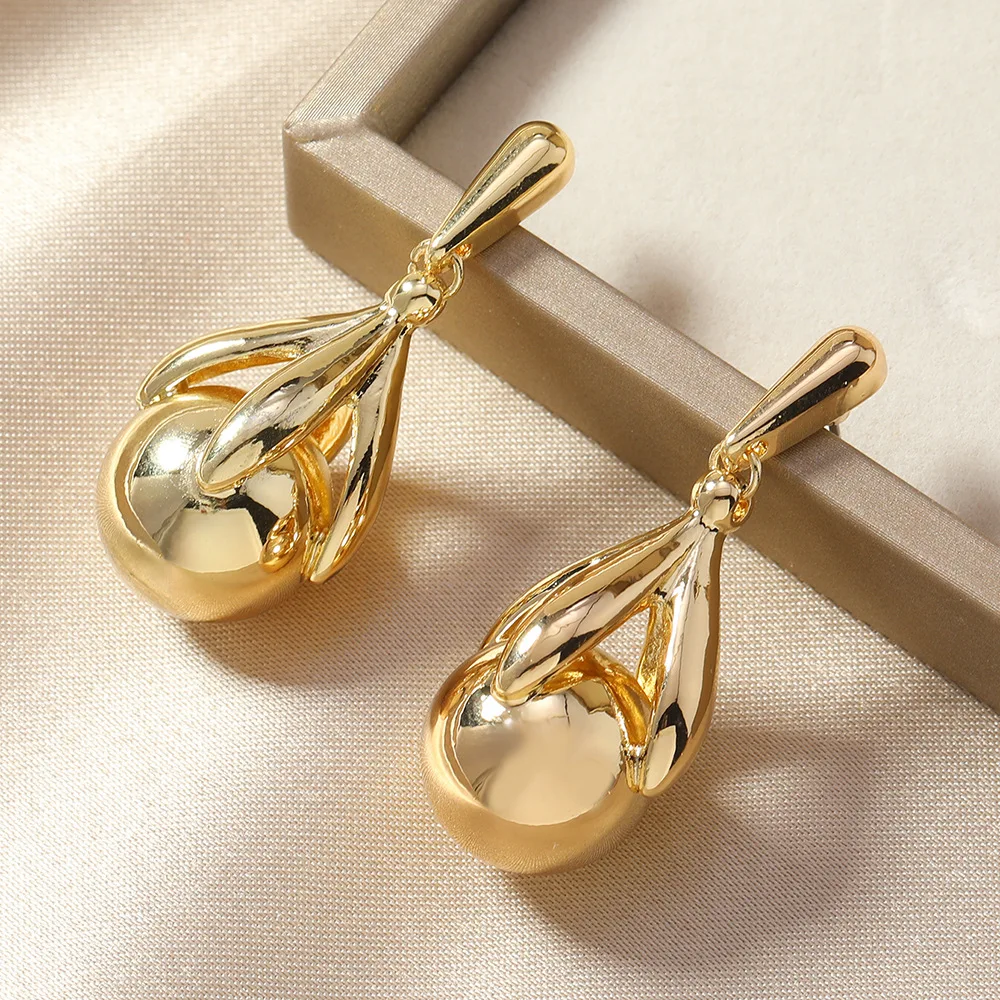 Source Fashion Geometric Symmetrical Earrings Exaggerated Retro Flowers Court Wind Earrings Women's Wholesale