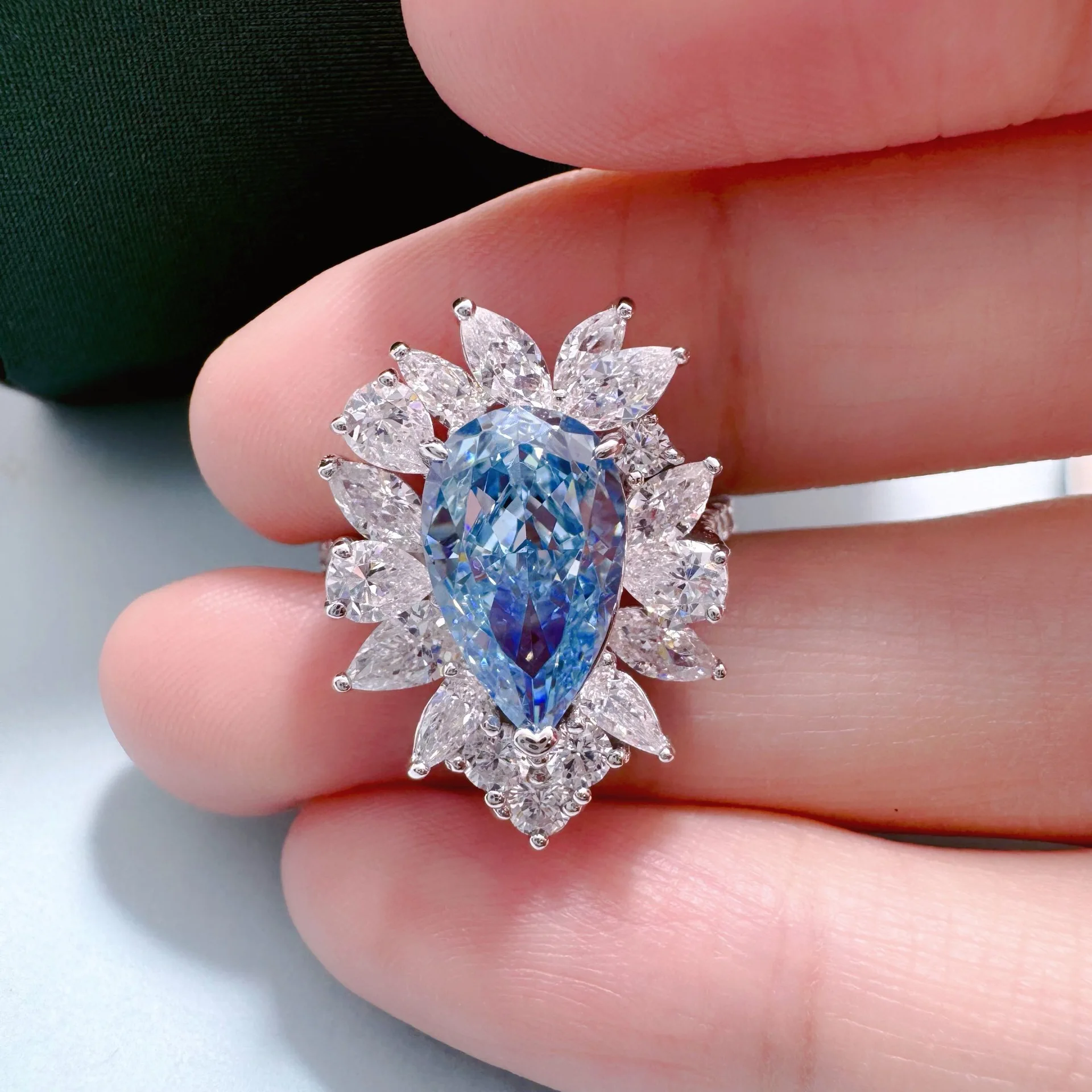 

PT950 platinum ring water drop pear-shaped 3.5 carat diamond ring light luxury palace style high elastic diamond ring for women