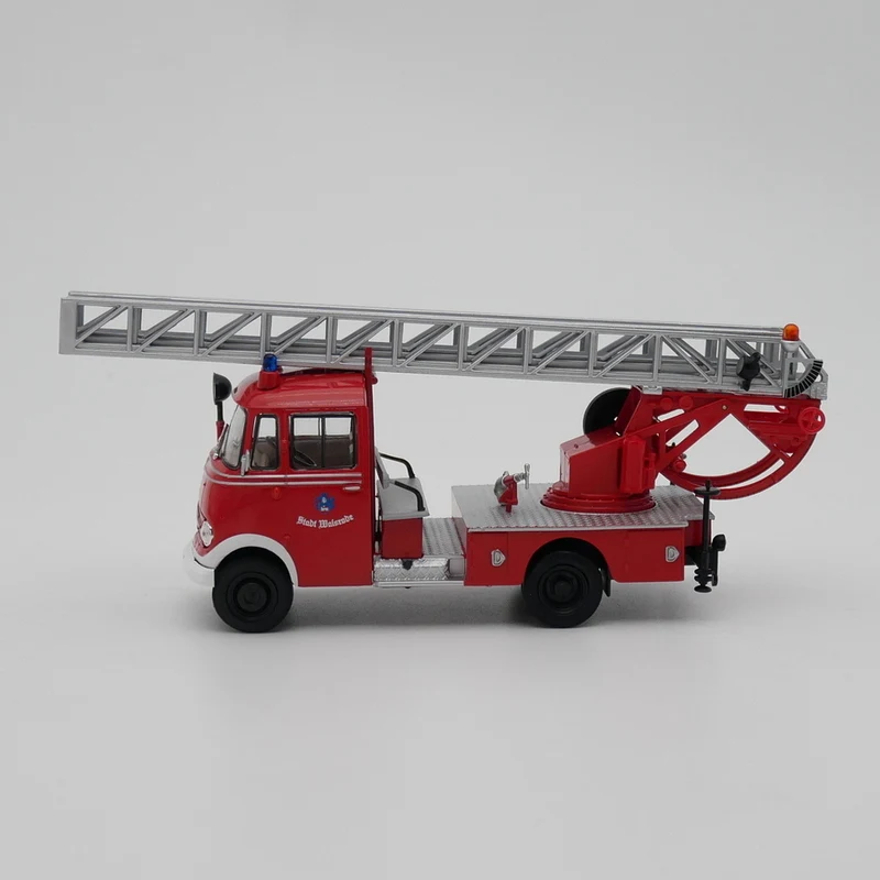 Diecast Ixo Escala 1:43 BENZ-Benz L319 Mercedes-Benz Escada de motor de incêndio Modelo de carro de liga Brinquedo colecionável Presente Exibição de lembrança