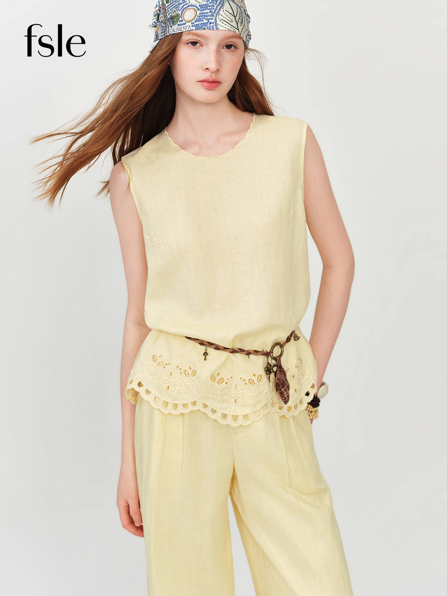 

Элегантный трикотажный топ-майка FSLE из смесового льна и лиоцелла с вышивкой и вырезами, без рукавов, с круглым вырезом, повседневный комплект, новинка лета 2026