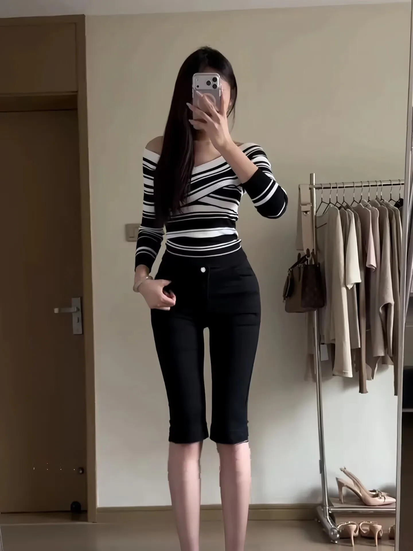High Waist Slimming Jeans High Waist Split Denim Shorts Versatile Sexy Butt Lifting mid Stretch Cotton Summer Ladies Jeans