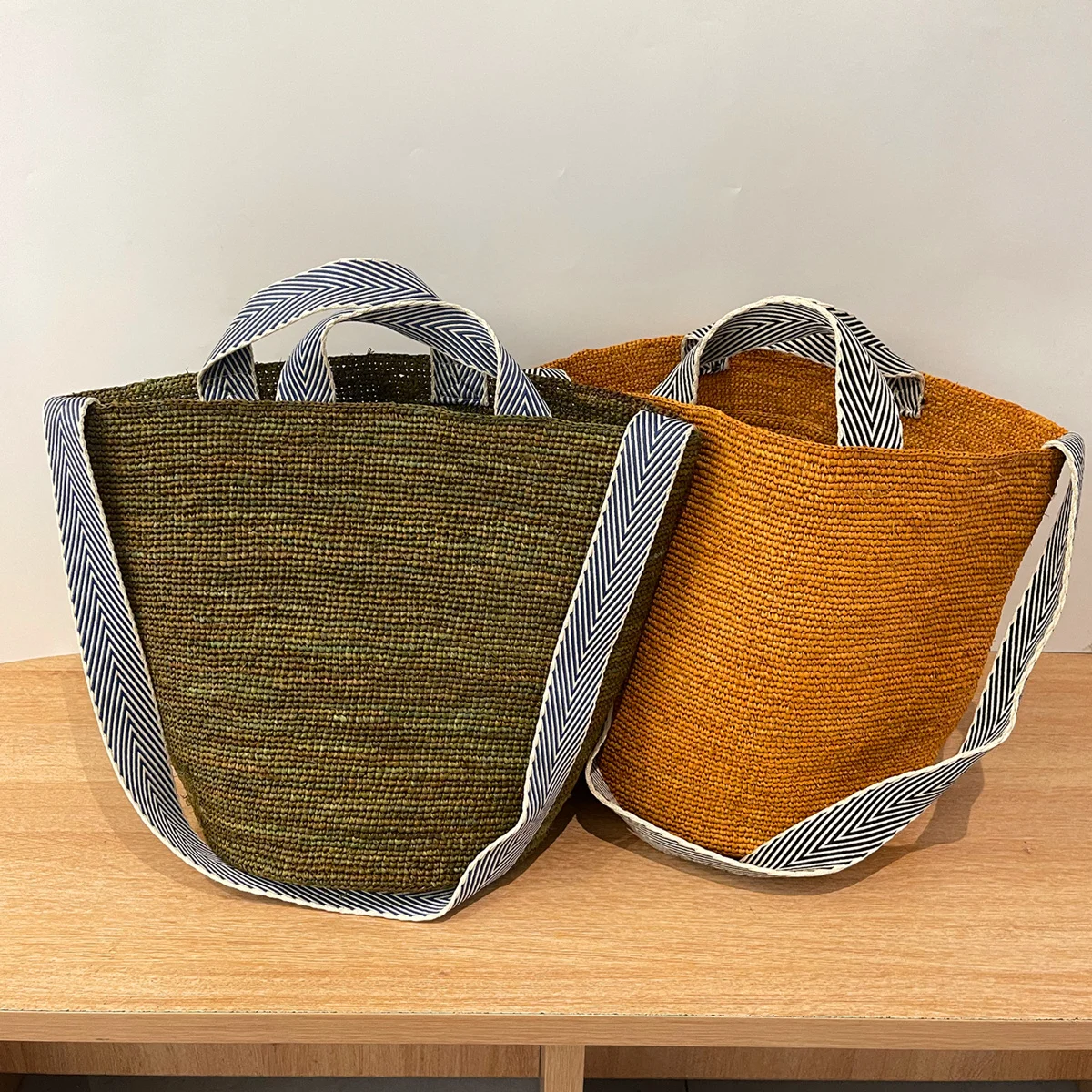 nuova-borsa-a-secchiello-da-donna-2026-in-paglia-intrecciata-borsa-a-spalla-e-a-mano-per-spiaggia-e-viaggi-realizzata-in-erba-naturale-con-tracolla-singola