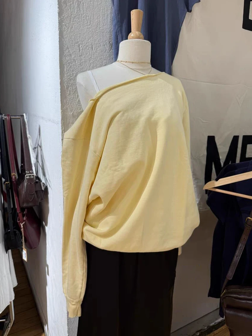 سترة نسائية صفراء فضفاضة غير رسمية مثيرة برقبة مائلة وأكمام طويلة بلوفرات قطنية للخريف بسيطة عتيقة بقلنسوة كبيرة الحجم Y2k جديد