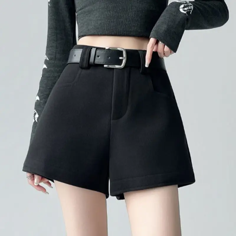 Fashionable commuting suit shorts women's autumn and winter new slimming solid color wide leg versatile casual shorts