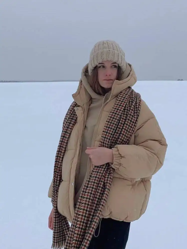 Nuova giacca corta da donna invernale cappotti imbottiti in cotone con cappuccio spesso femminile coreano piumino allentato Parka capispalla oversize da donna