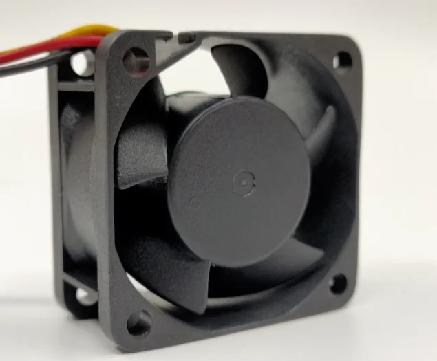 ADDA AD0412HB-C52 DC 12V 0.15A 40x40x20mm 3-Wire Cooling Fan