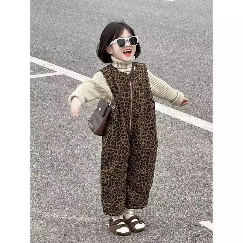 

2025 New Girls' Fashion Leopard Print Fleece Jumpsuit Autumn Baby Girls' Thick Warm Sleeveless Jumpsuit Children's Overalls