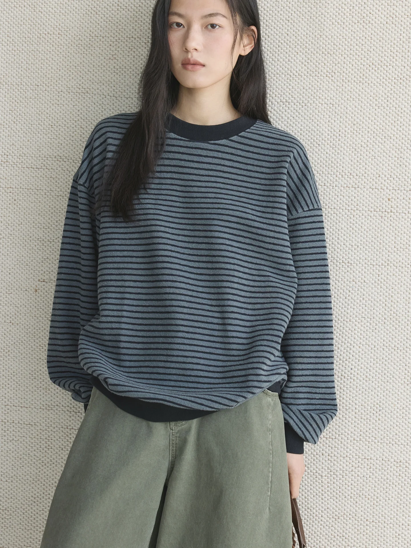 

Ранняя весна, новая японская ленивая полосатая контрастная спортивная рубашка в стиле ретро, удобный повседневный топ свободного силуэта для женщин