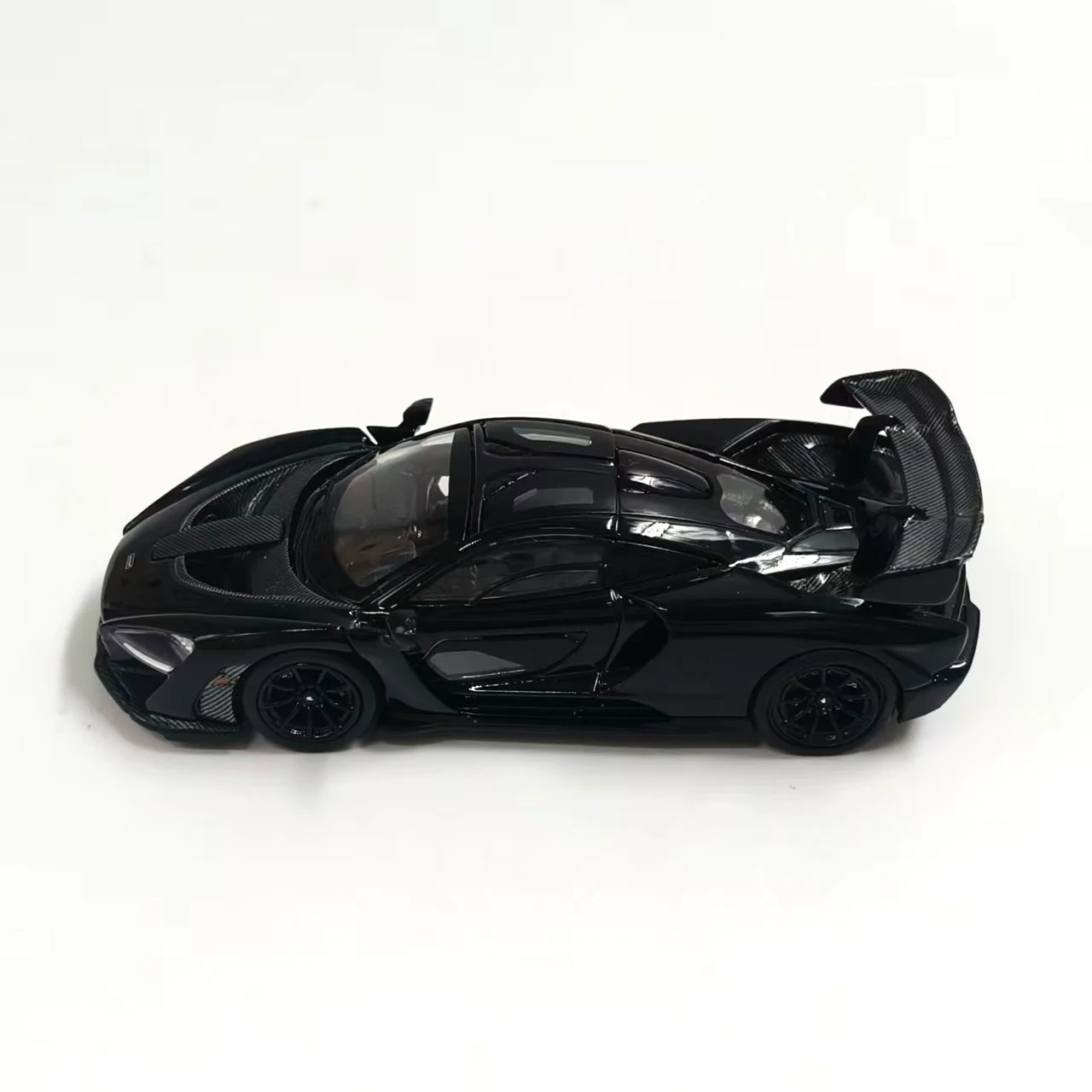 ダイキャスト 1:64 スケール マクラーレン セナ ブラック スーパーカー 合金車モデル コレクタブルおもちゃ ギフト 記念品 ディスプレイ装飾品