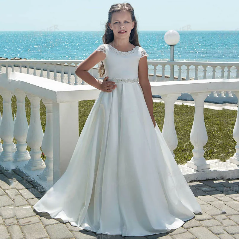

Simple A Line Flower Girl Dress Sexy Sleeveless Lace Appliques Boat Neck Satin Girls Party Gowns Customized Vestidos De Novia