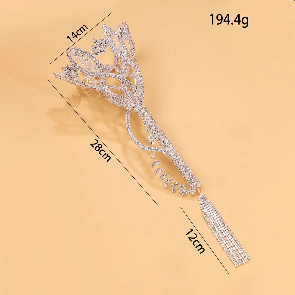 Luxury Bride Rhinestone Bouquet Holder Wedding Accessories Rose Flowers Ribbon Holding Bouquets Quinceanera for Women Gifts