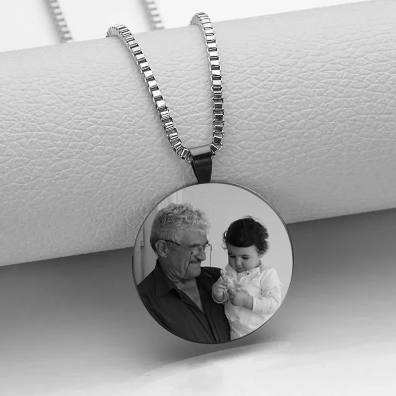 Auxauxme Engrave Photo Round Pendant Necklace For Women Men Customized Words Tag Medal Necklace With Link Chain Christmas Gifts