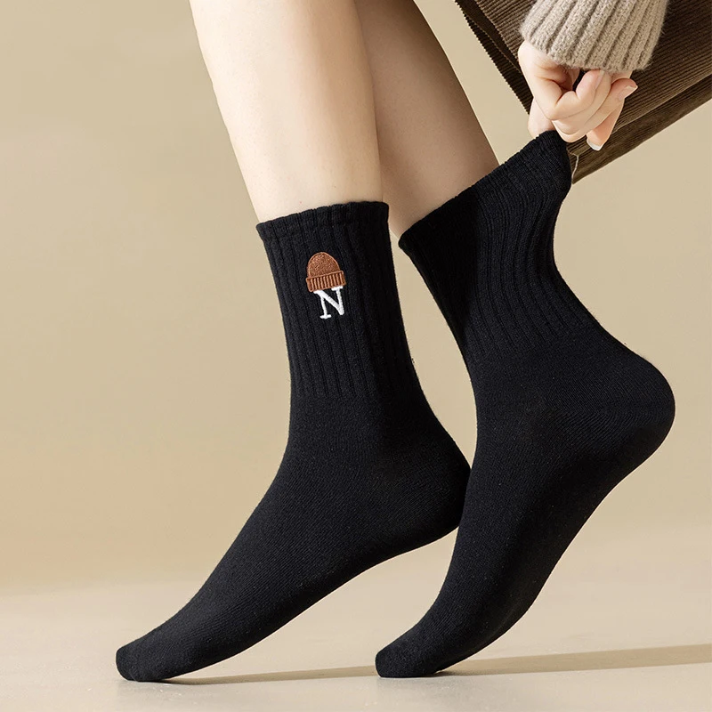 INS Women Socks Cartoon Student Socks Couple Tube Socks Cute Japanese Sock Autumn Winter Letter Embroidery Stockings