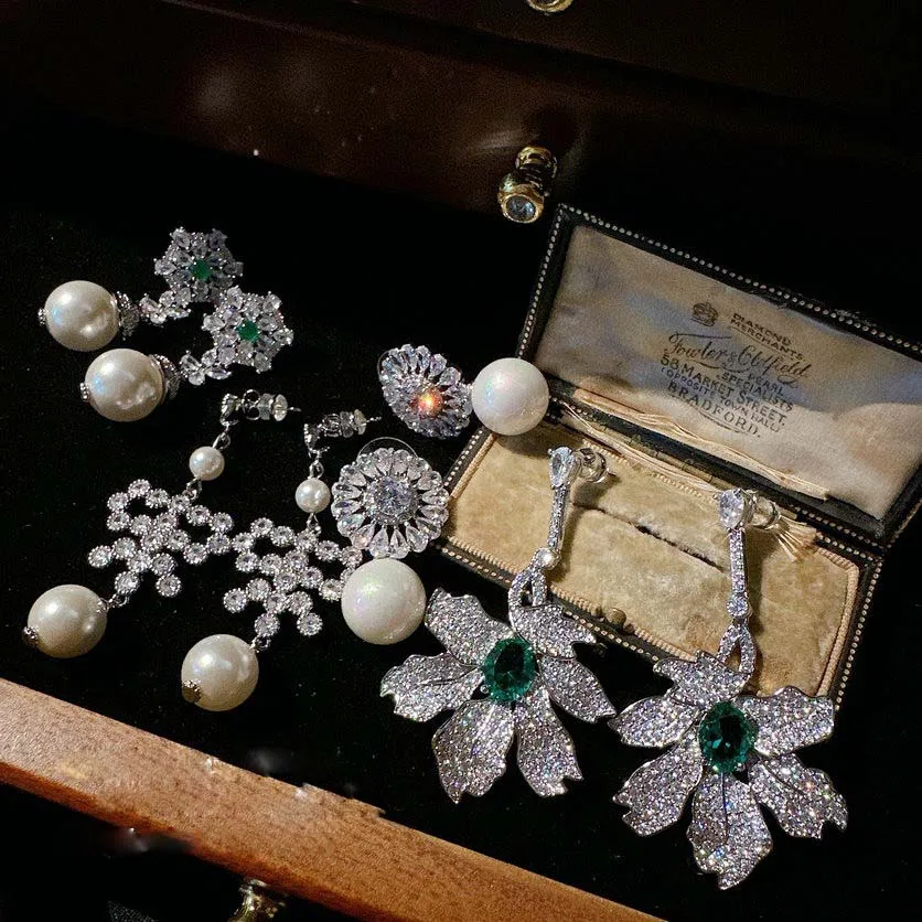 

2023 Women Mojito Green Snowflake Gemstones Pearl Earrings Tahitian Deep Sea Shell Beads Bow Zircon