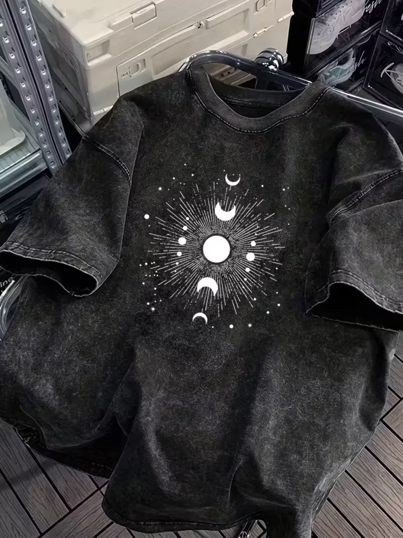 Koszulka męska i damska w stylu boho z motywem faz księżyca, vintage, sprana, Y2k, streetwear, bawełniana, oversize, unisex, hip hop, wiedźmińska, astrologiczna.