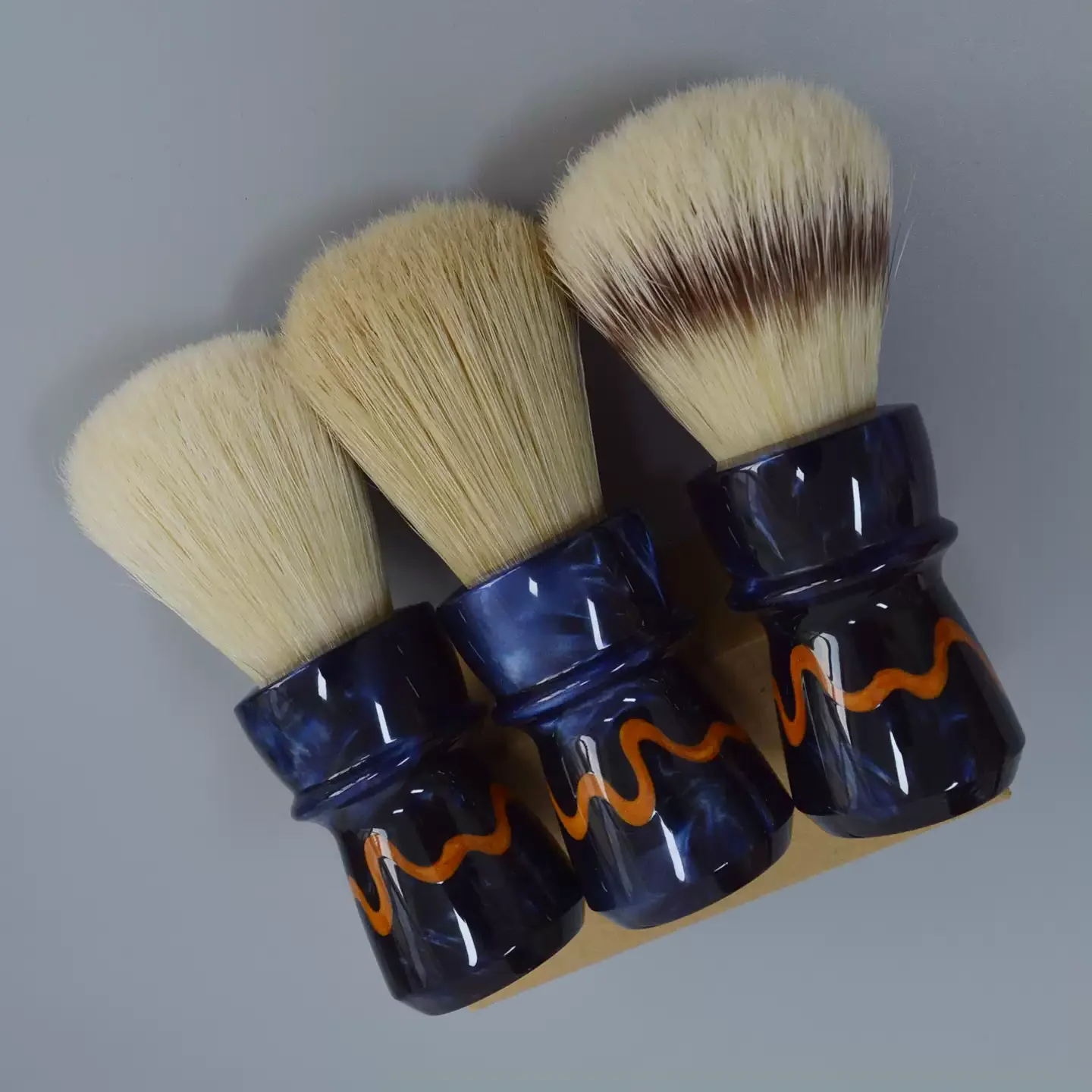pennello-da-barba-dscosmetic-embertwist-con-setole-di-cinghiale-a-forma-di-bulbo-per-la-rasatura-a-umido-maschile