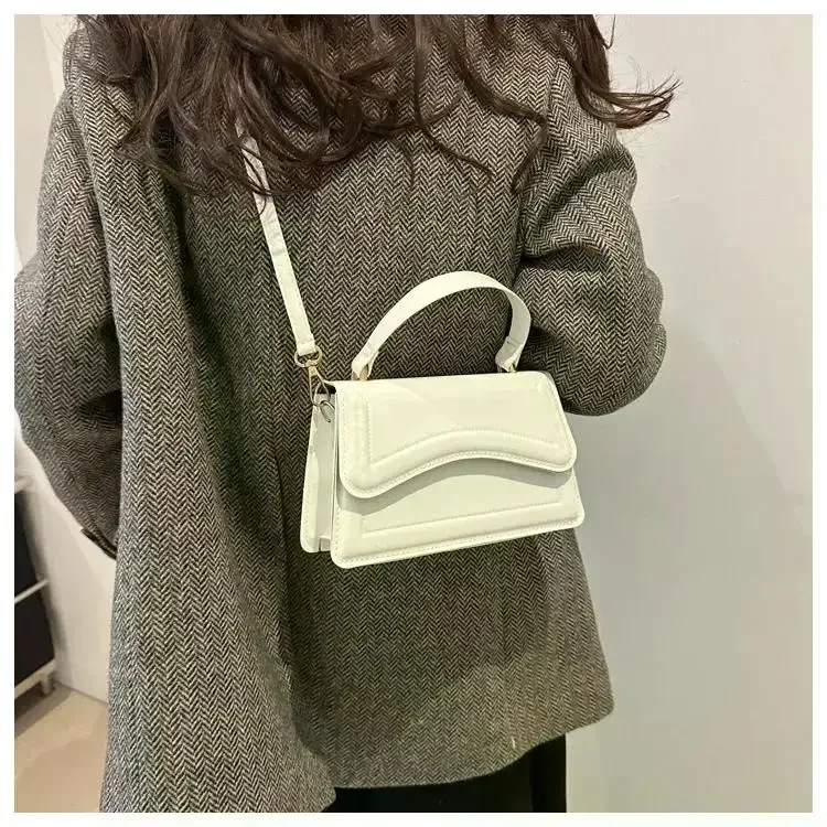 Hochwertige PU-Leder-Handtasche, Damen-Umhängetasche, einfarbig, Schultertasche, Crossbody-Tasche, kleine Tragetasche für Damen und Mädchen – Detail 17