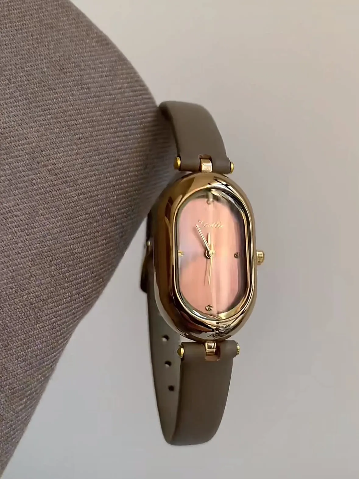 Niche Light Luxury Women Wristwatch Elegant High Sense Ladies Watch 2026 New Arrival Female Ins Style Fashion Dress Watch