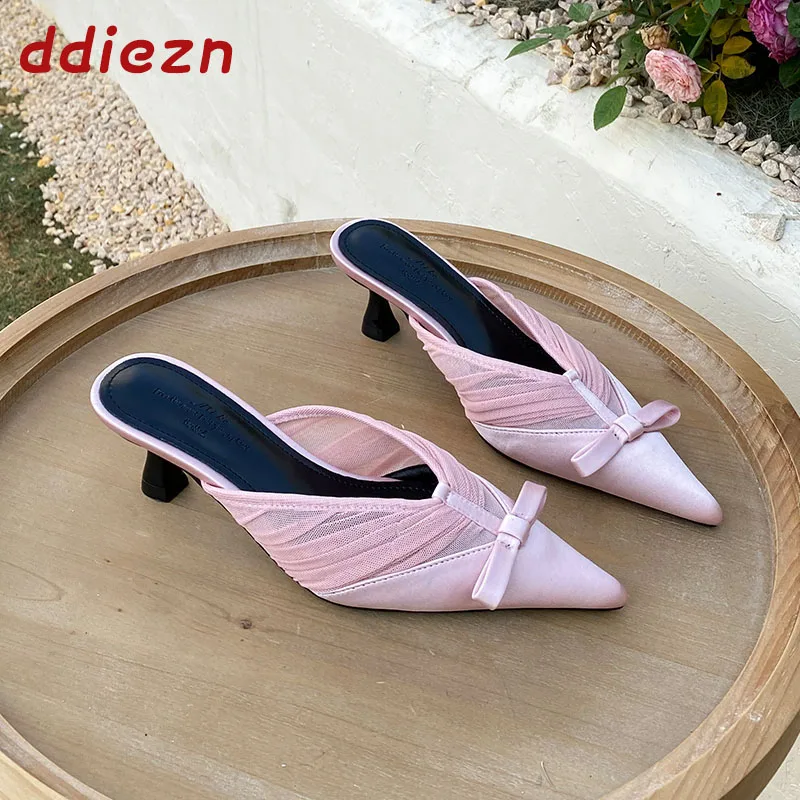 

Розовые модные туфли-мюли на тонком каблуке с бантом-бабочкой, женские туфли-шлепанцы с острым носком, женские туфли на высоком каблуке