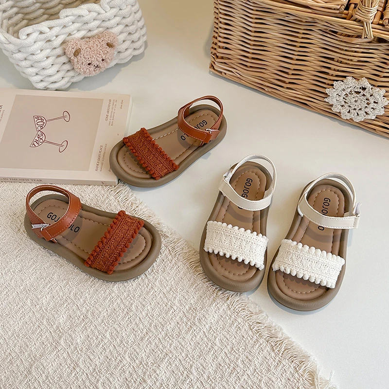 

Новые летние сандалии для девочек с декоративными ремешками и кисточками, детские пляжные туфли на платформе, повседневные нескользящие сандалии с открытым носком, модные уличные сандалии для детей