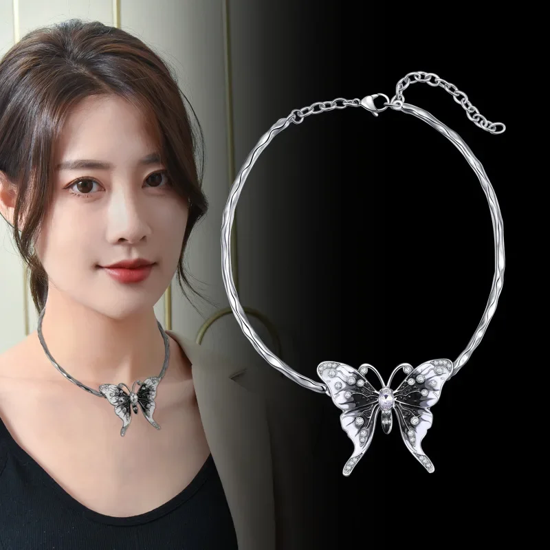 

2025 Crystal butterfly necklace, niche light luxury design, choker necklace, collarbone chain for women