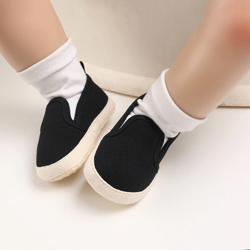 Spring and Autumn Fashion Canvas Baby Shoes for Boys and Newborns Soft Sole Non slip Walking Shoes for Preschool Children