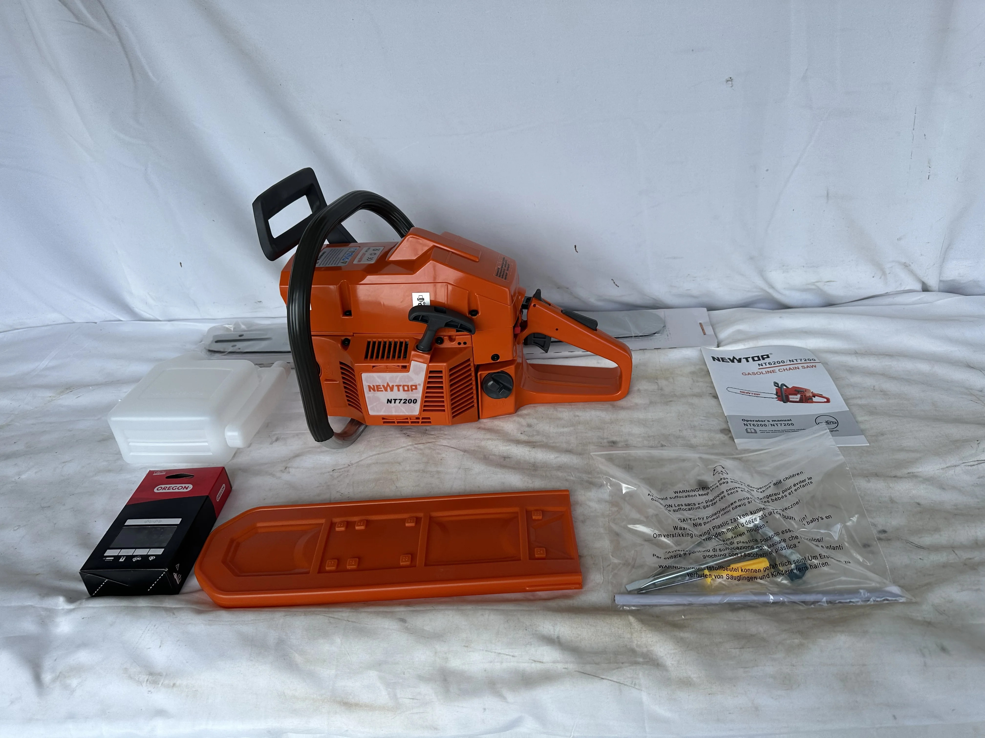 Professional Industrial OEM 2-Stroke  Chain Saw With 24'' Solid Guide Bar And 72cc Engine