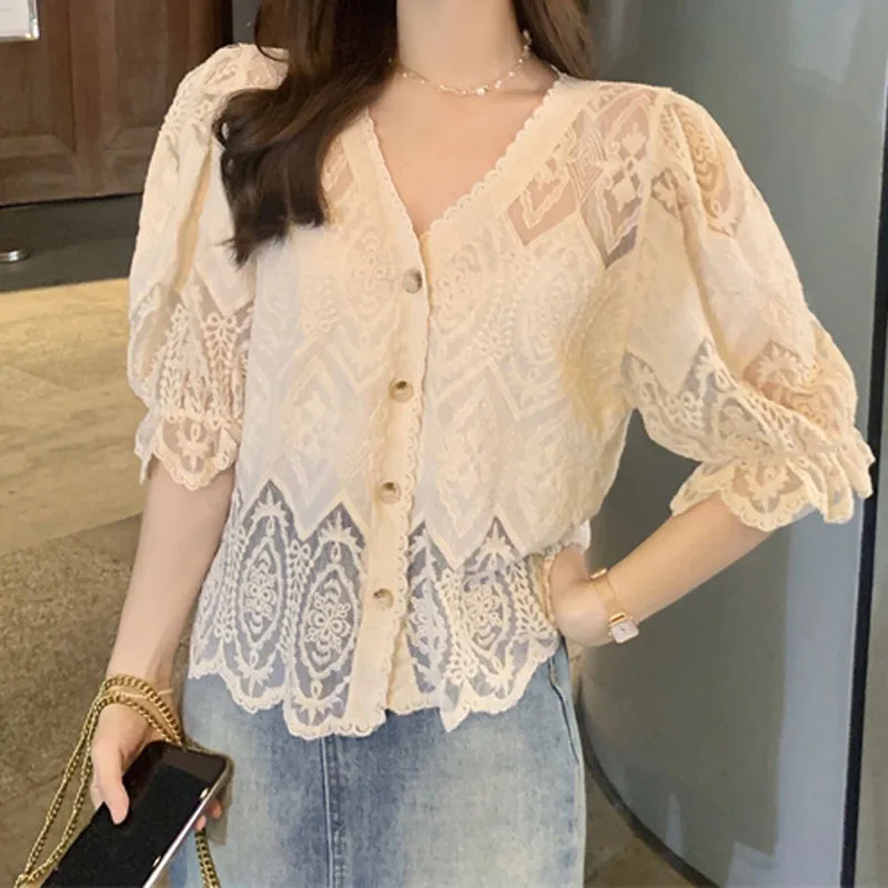 Boring Honey Lace Short Sleeves Fashion Women Blouses V-Neck Hollow Out T-Shirt Bubble Sleeves Single-Breasted Women Clothing