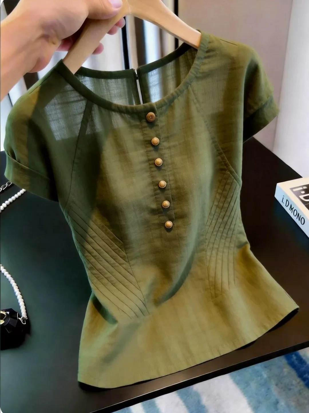 

Unique Lightweight Button Design Chiffon Shirt Short Sleeve Elegant Fashionable Summer Outerwear Women's Top Korean Style