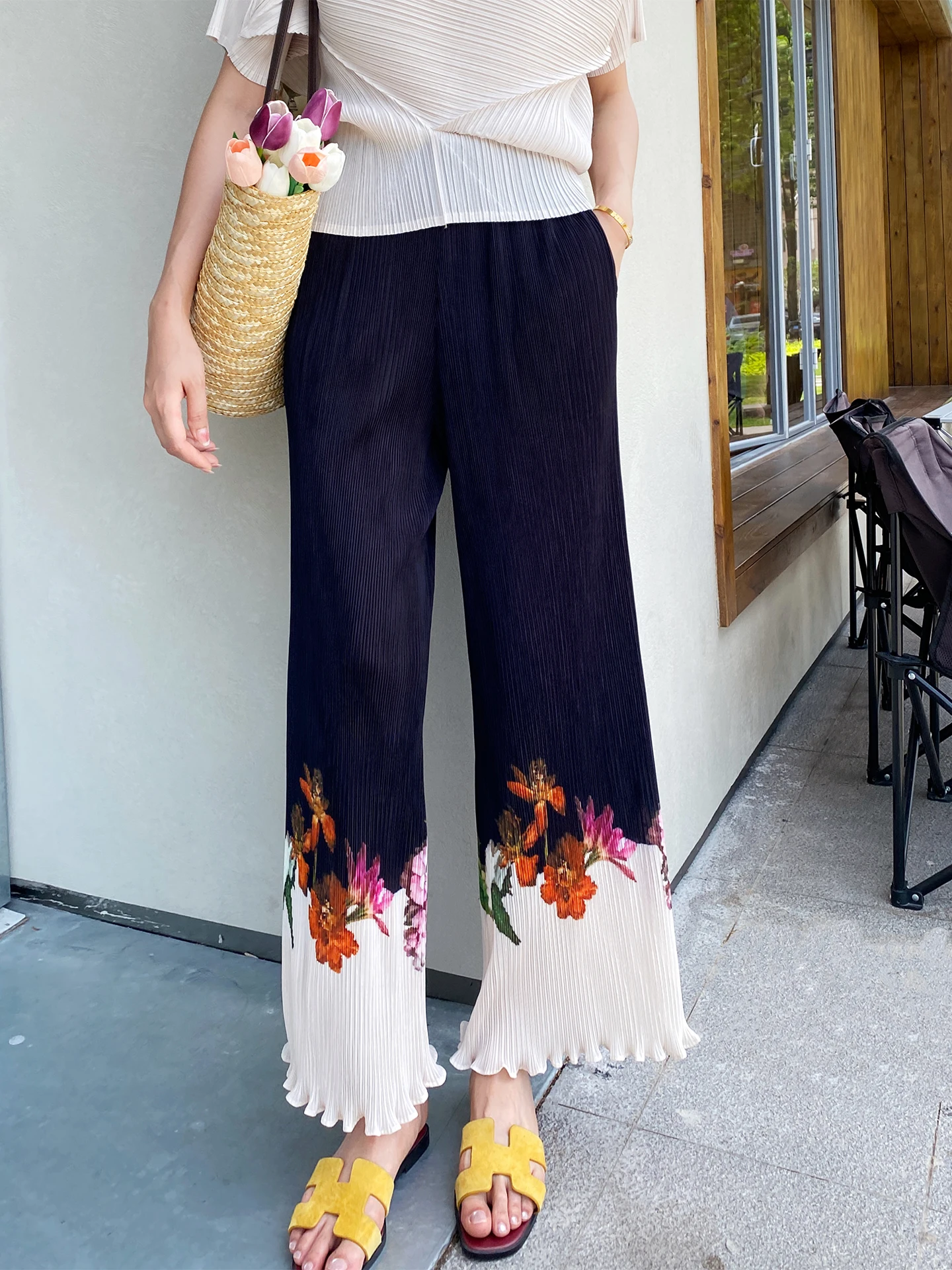 

Pleated Wide-legged Trousers Women 2025 Summer Thin Air Trousers Oceanic Hundred Miyake Printing Straight Female Pants