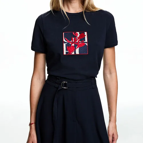 Imagen 2 del producto CHCH-Camiseta para mujer, novedad de verano, Top con textura bordada y cuello redondo de alta calidad