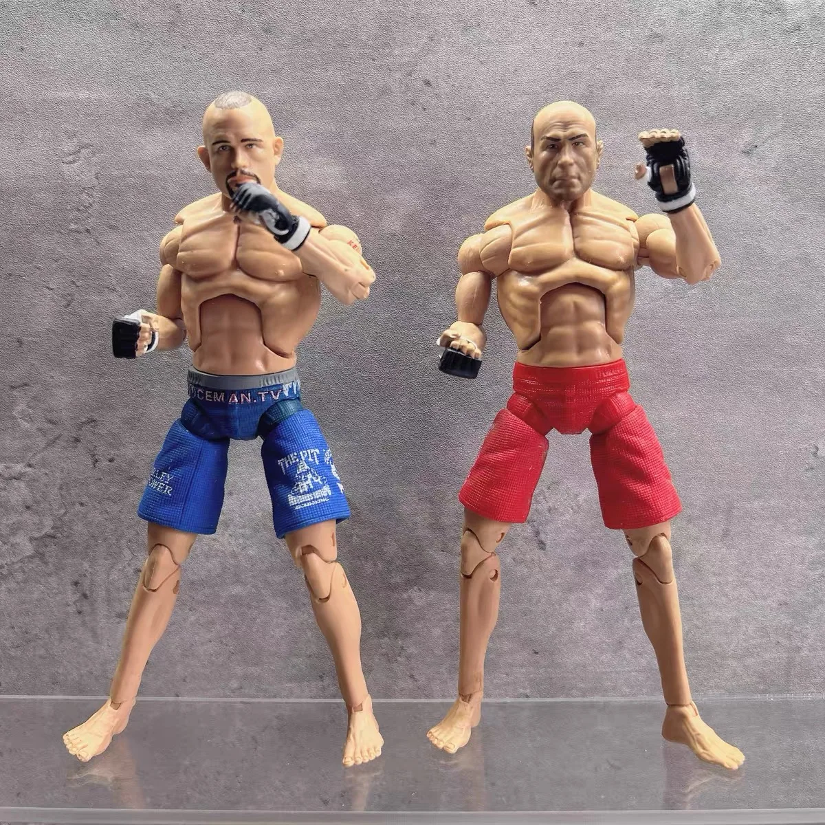 

2 Pieces MMA/WWE Ultimate Fighting Figura Challenge Arena Wrestling Gladiator Moving Championship Figure 7''