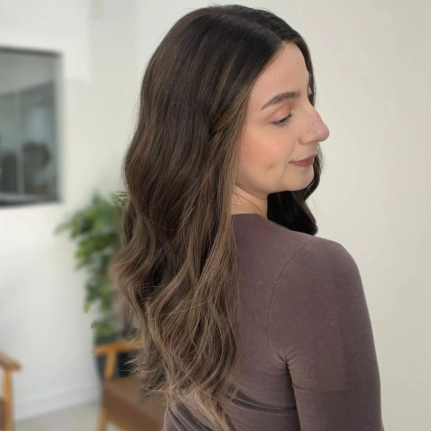 

Middle Parting Medium Length Loose Wave Wigs High Density 18 Inches Dark Brown Highlights Mix Color Synthetic Lace Frontal Wigs