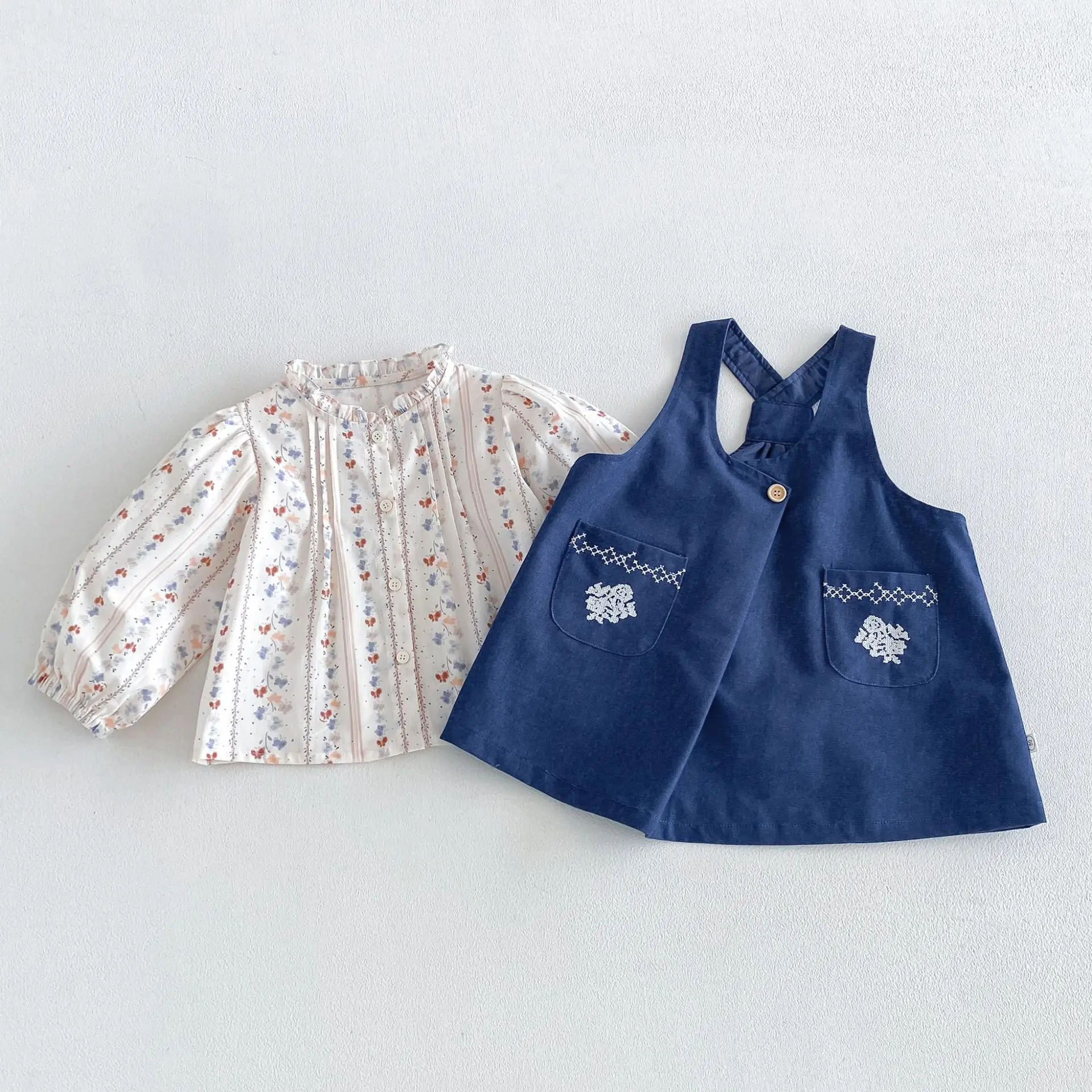 conjunto-infantil-feminino-2026-primavera-e-outono-nova-colecao-de-roupa-infantil-com-camisa-floral-bordada-e-saia-suspensa-jeans-conjunto-de-duas-pecas