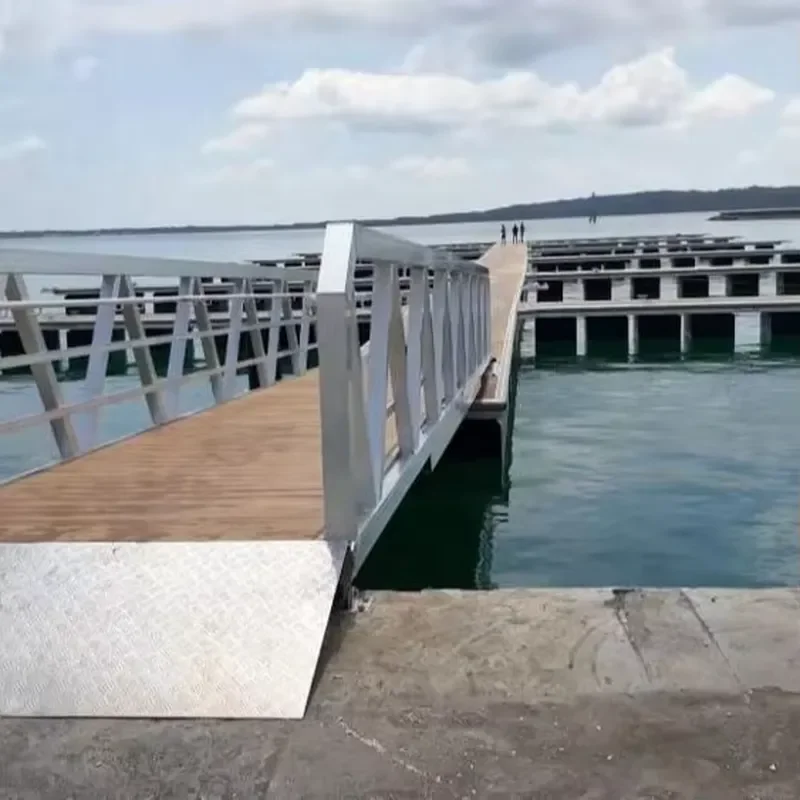 Indonesia Project WPC Plastic Wood Floor Outdoor Decking Board Tiles Interlocking Flooring Hinge Galvanized Steel Floating UV