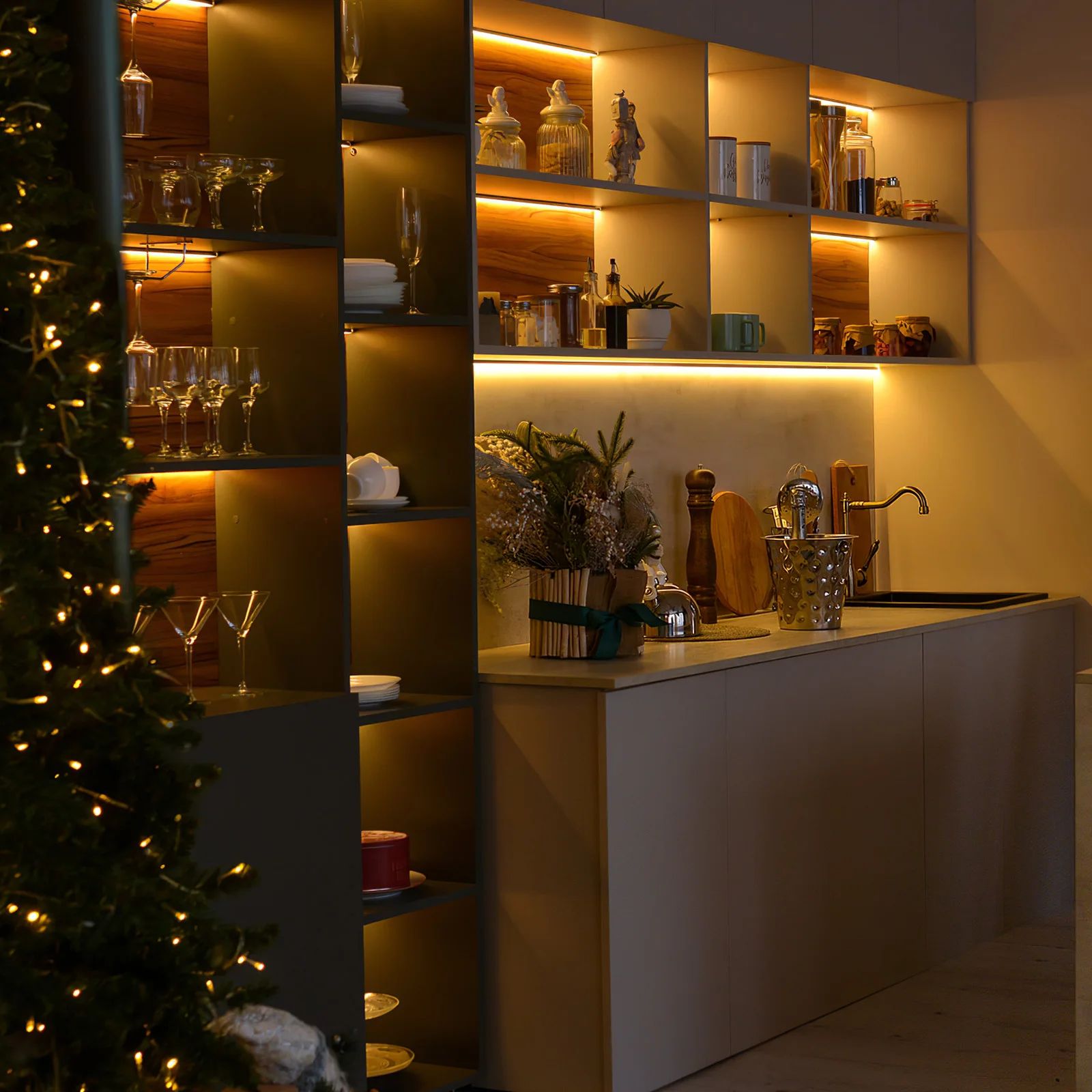 

4 Sets LED Strip Light Housing Bottom Plate Diffuser Milky White Cover Aircraft Grade Aluminum Channel System for Mounting