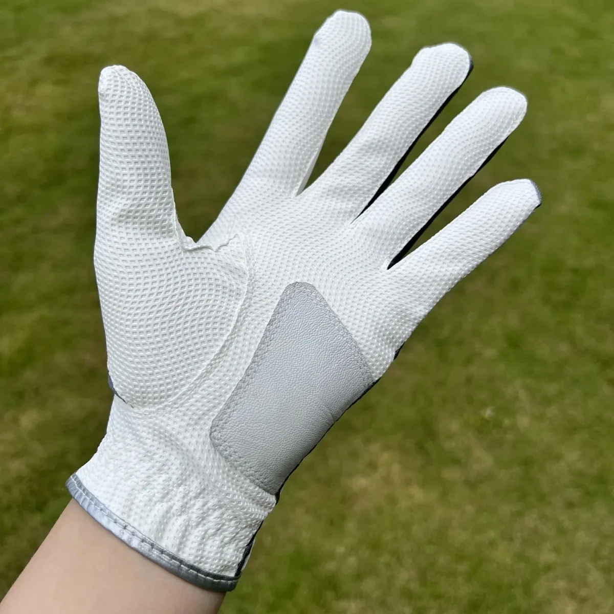 1pc Men's Golf Glove Left/Right Hand Micro Soft Fiber Breathable Non-Slip Golf Gloves Men Color White Gray