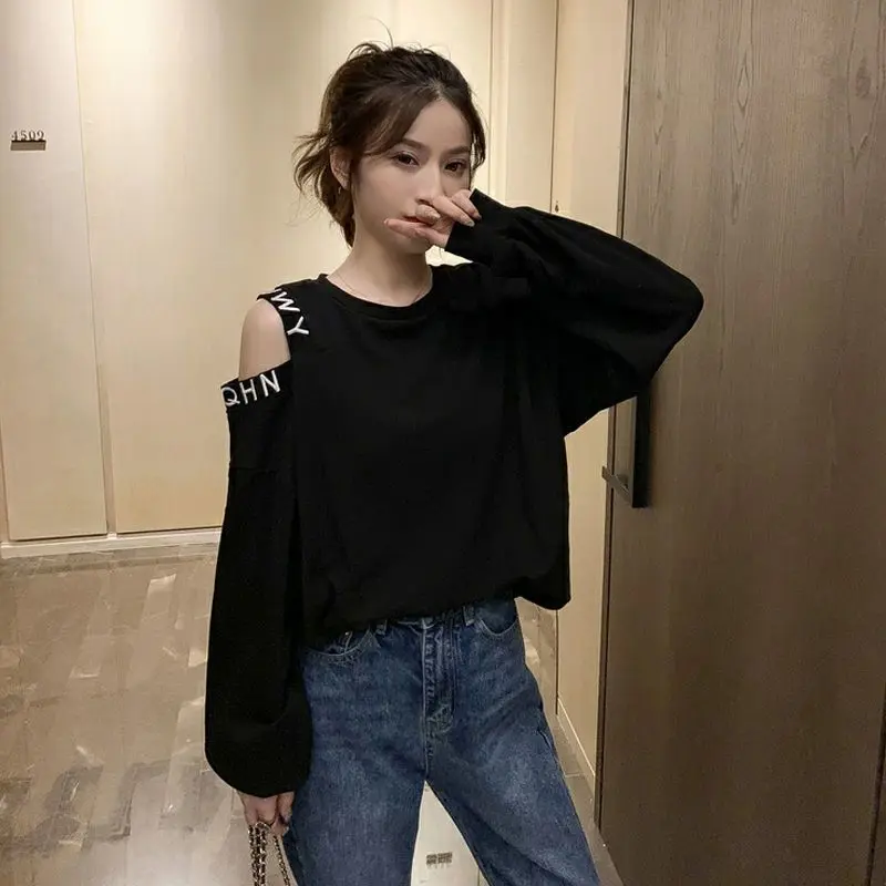 2024 Spring autumn New Korean version Off Shoulder Letter T-shirt for Women\'s Loose slimming casual fashion Versatile chic Top