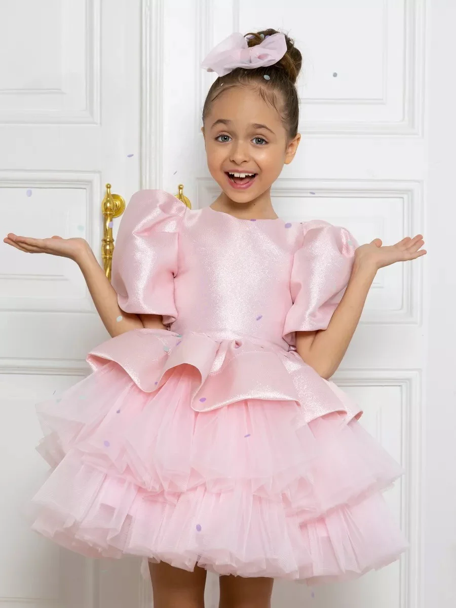 素敵なピンクのフラワーガールドレス 結婚式用 リボン付き フリル 膝丈 子供の誕生日パーティー 初聖体拝領 ボールガウン