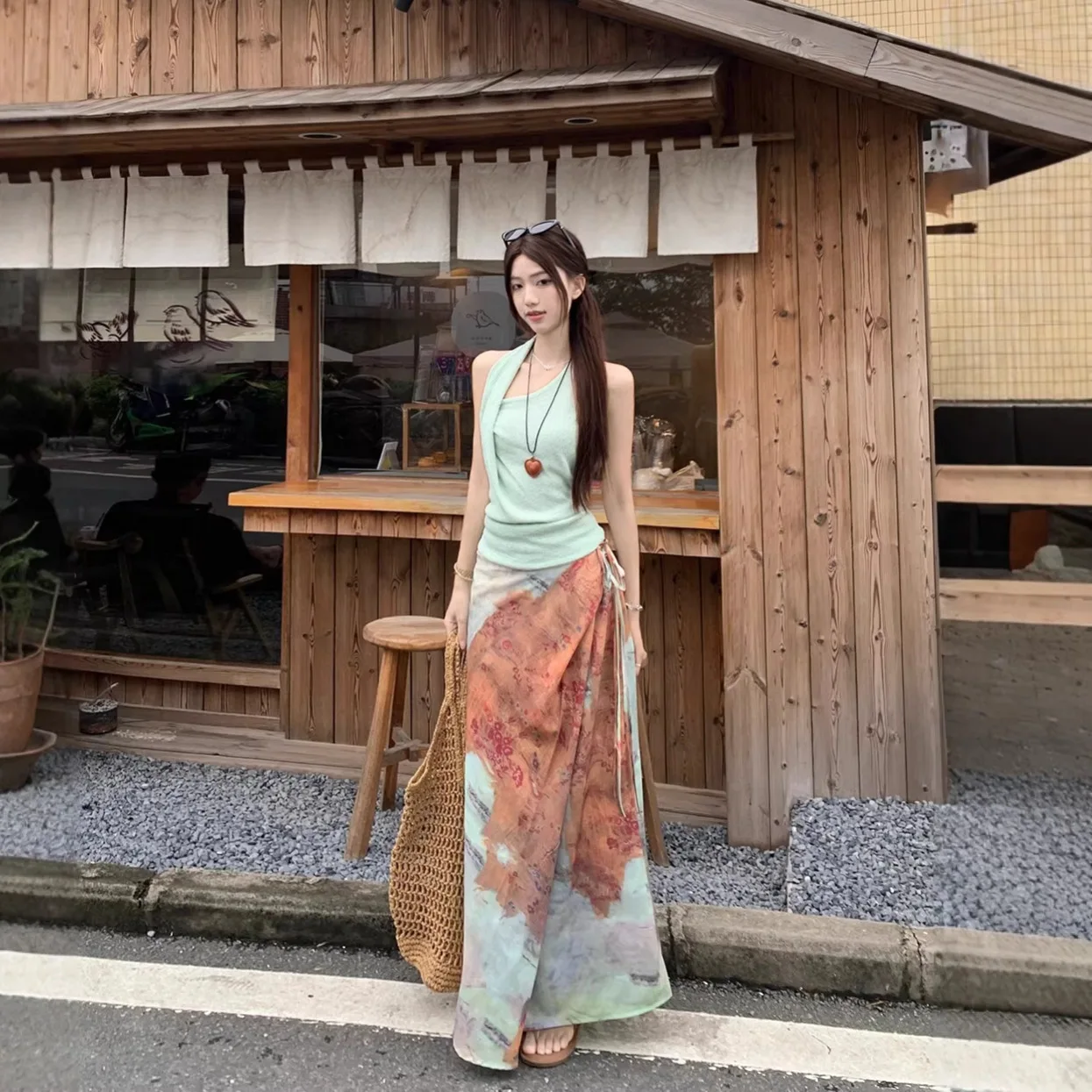Seaside vacation style set, unique and chic pleated vest, women's summer retro tie dye half skirt, two-piece skirt set